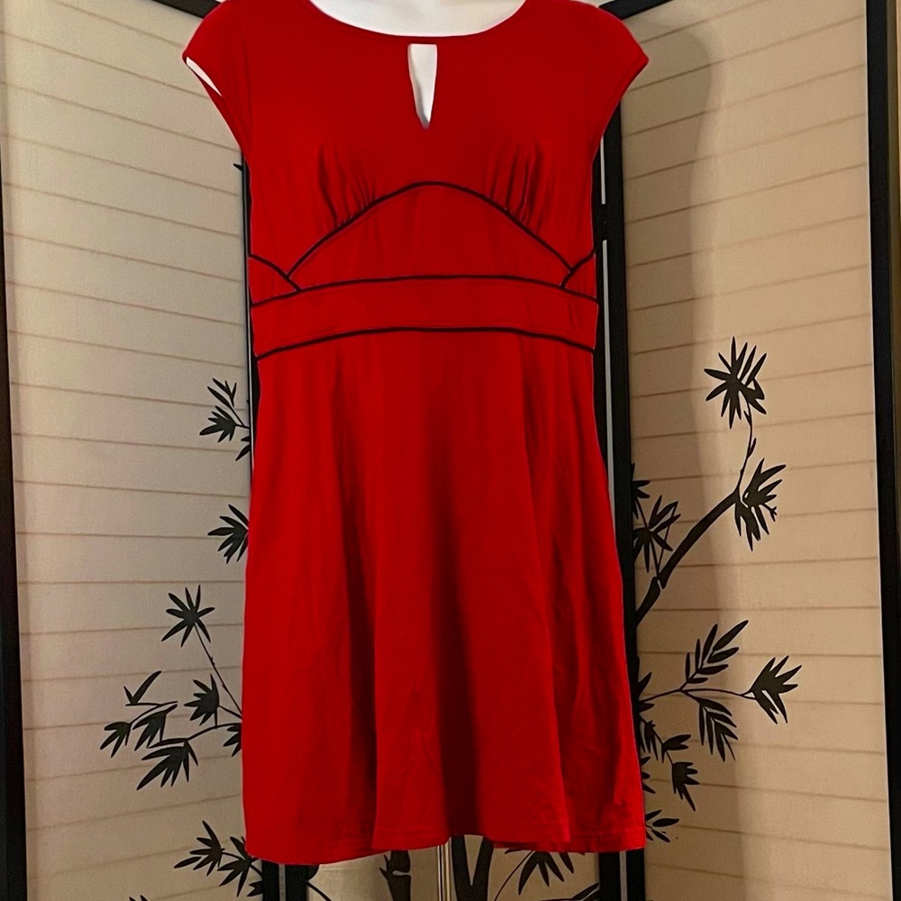 Eshakti retro/vintage/ pin up inspired. Styled like a dress form the 1940’s! - Picture 3 of 9